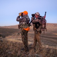 3 Tips on Choosing Binoculars for a Western Hunt