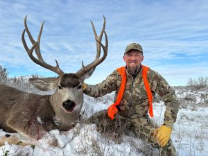 mule deer, hunt, hunter, montana, riel hunt, SNS Outfitter and guides