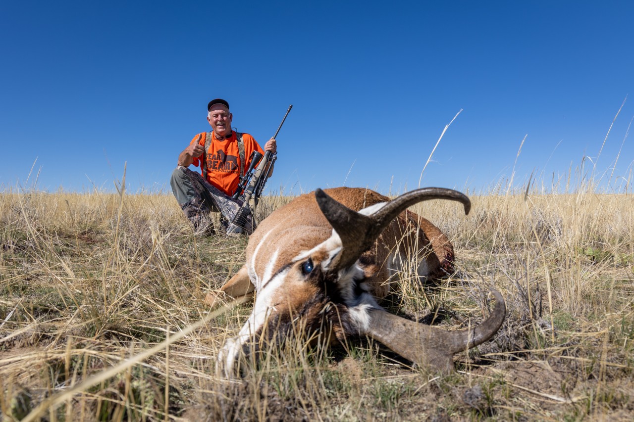 hunter poses with his pronghorn antelope