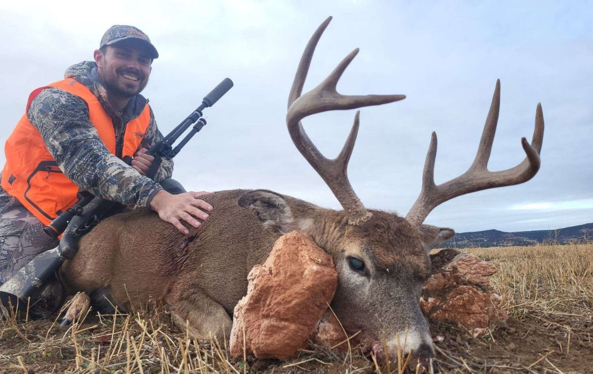 Whitetail deer hunt with SNS Outfitter & Guides