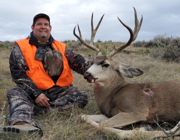 Wyoming Deer Hunt6 2021 Adrian Decker